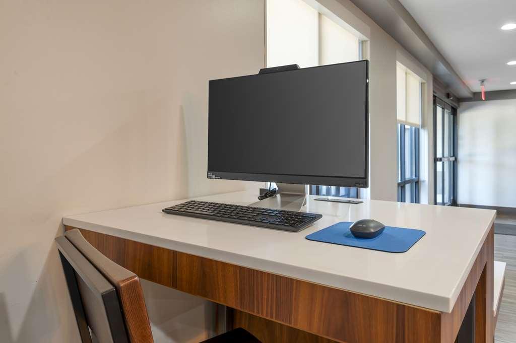 Best Western Plus Lafayette Hotel University Area Facilidades foto